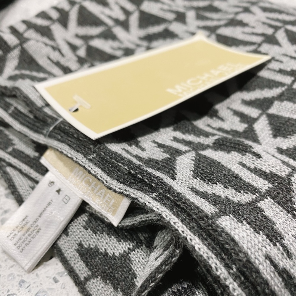 Michael Kors scarf